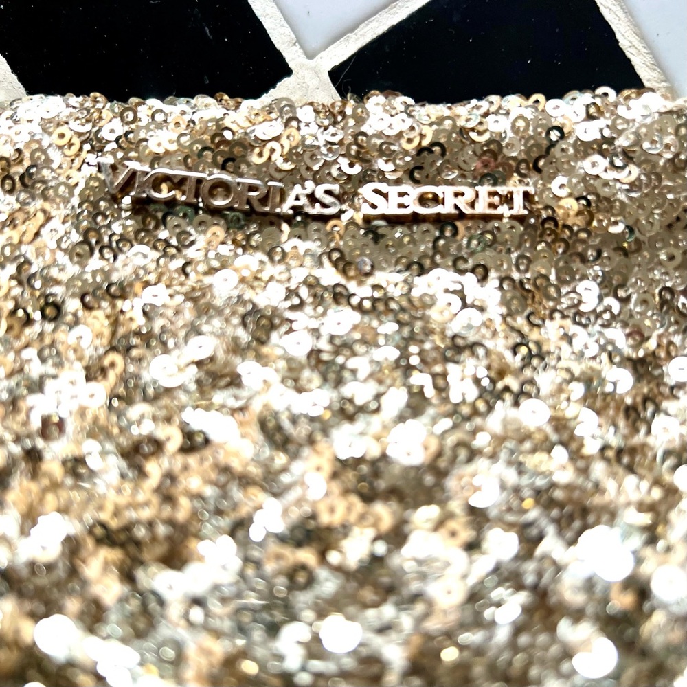 Victoria’s Secret Gold Sequin Clutch - Picture 11 of 16